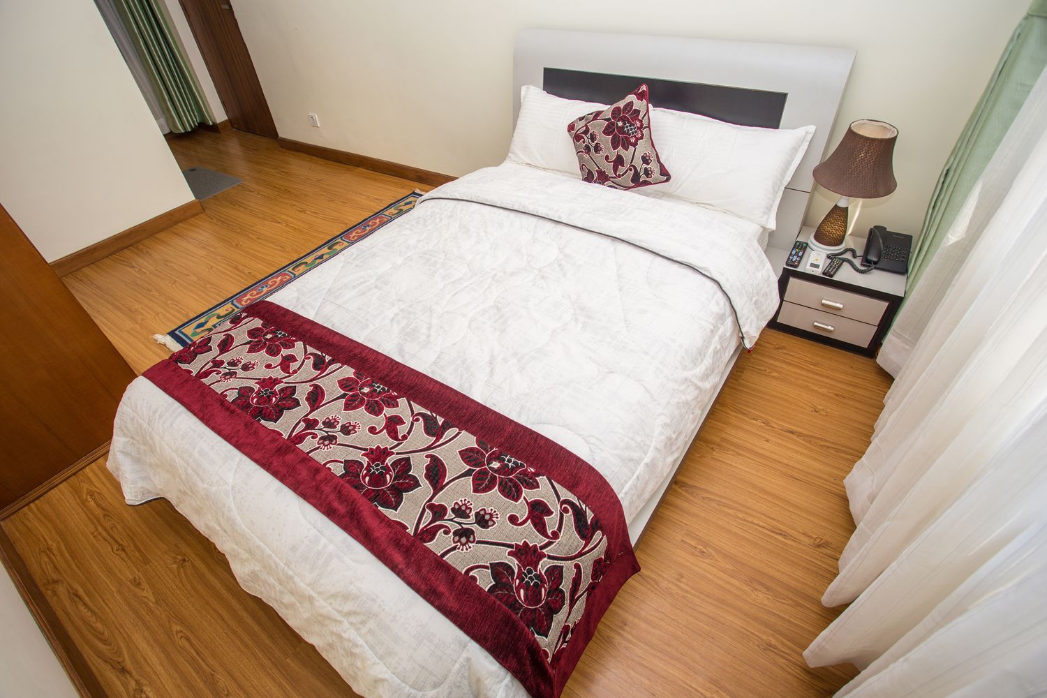 Makalu Plus — your private entrance &mdash; the makalu room