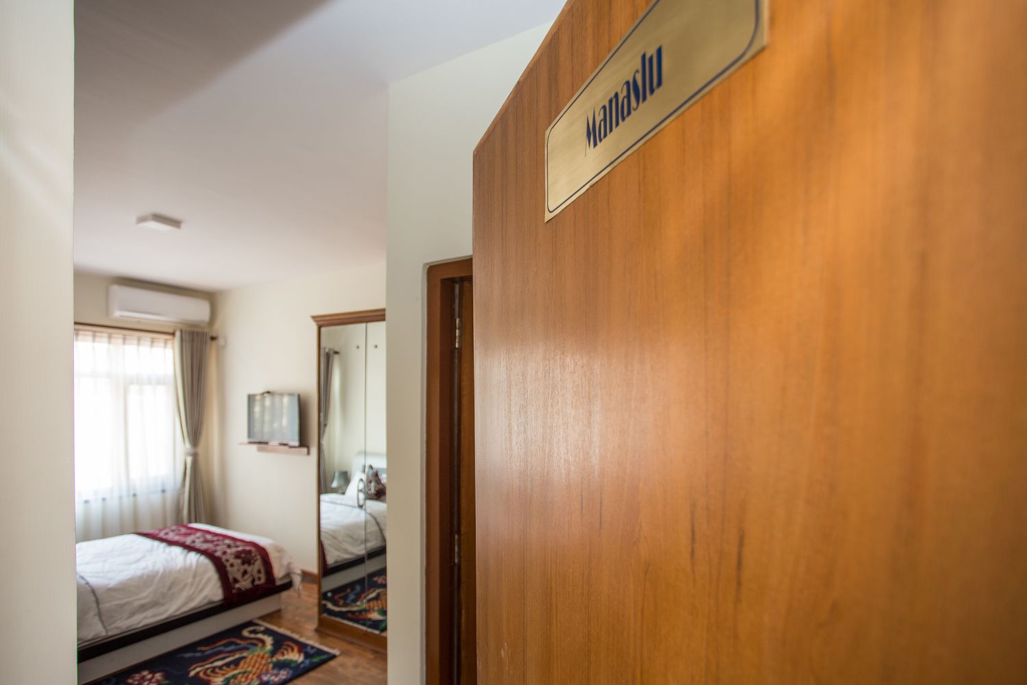 Manaslu Plus — your private entrance &mdash; the manaslu room