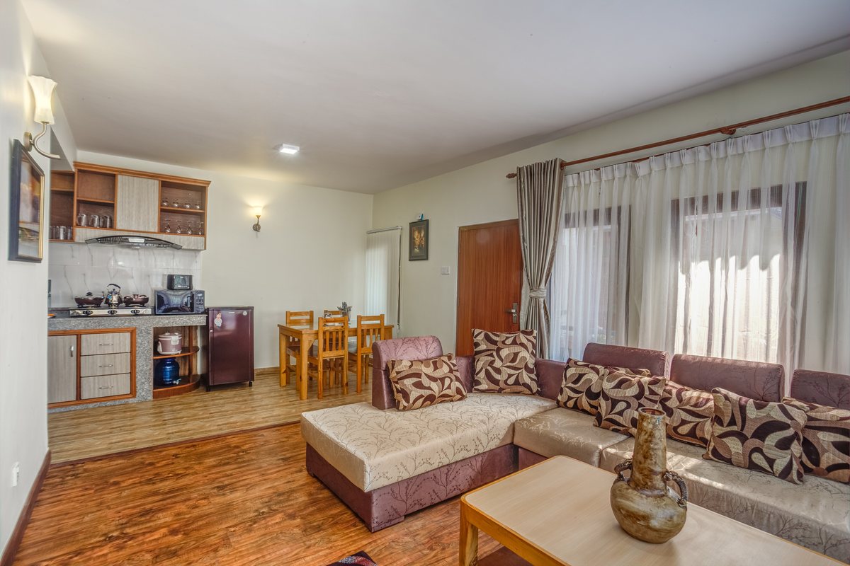 Cho Oyu Suite open-plan living, kitchen and dining