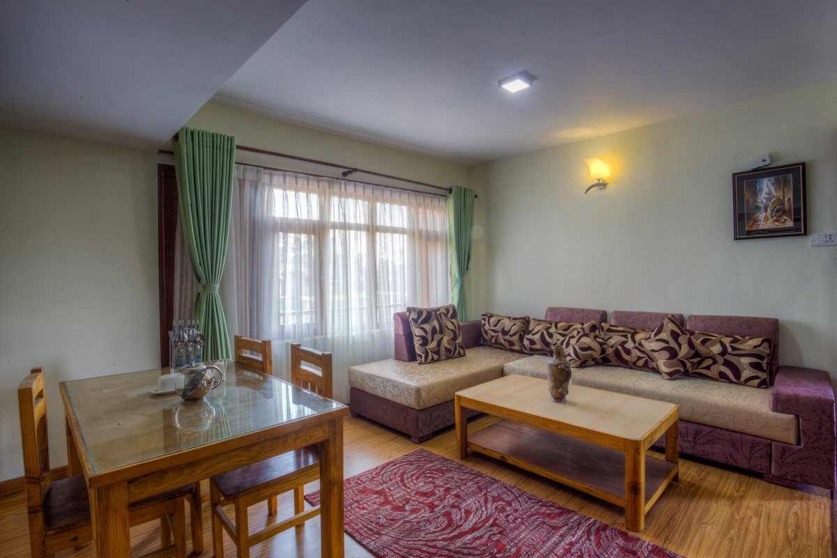 Lhotse Suite living and dining area